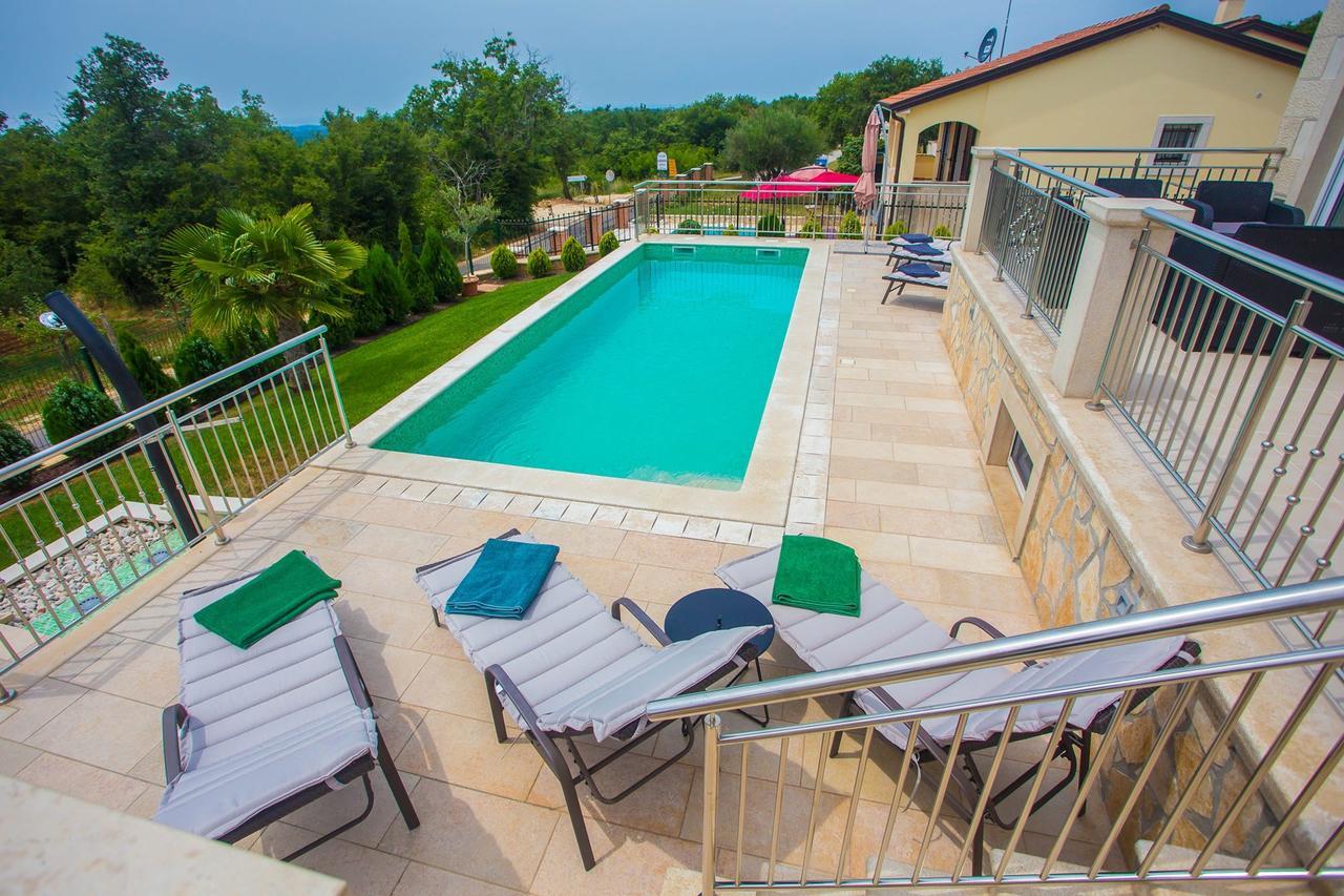 ホテル Casa Del Sole Kaštelir エクステリア 写真